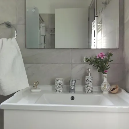 Apartment Nostalgia B In 50 Meters From The Sea